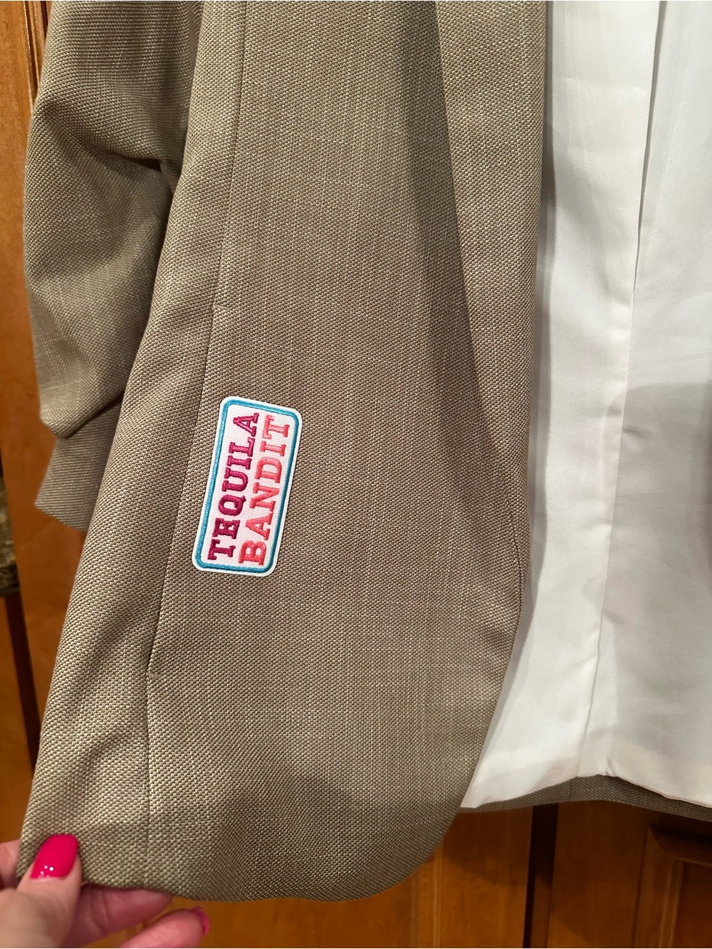 H&M Taupe Blazer Tequila Bandit Somebody’s Problem Patches - Picture 4 of 8